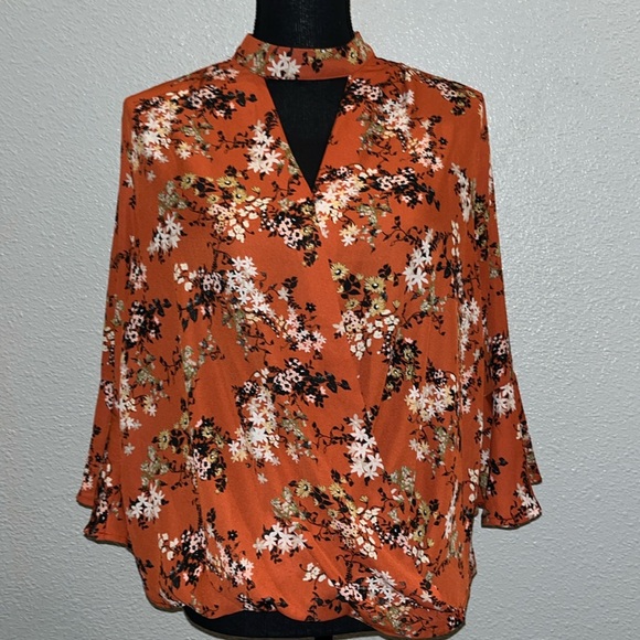 Beautiful colors woman blouse - Picture 2 of 6